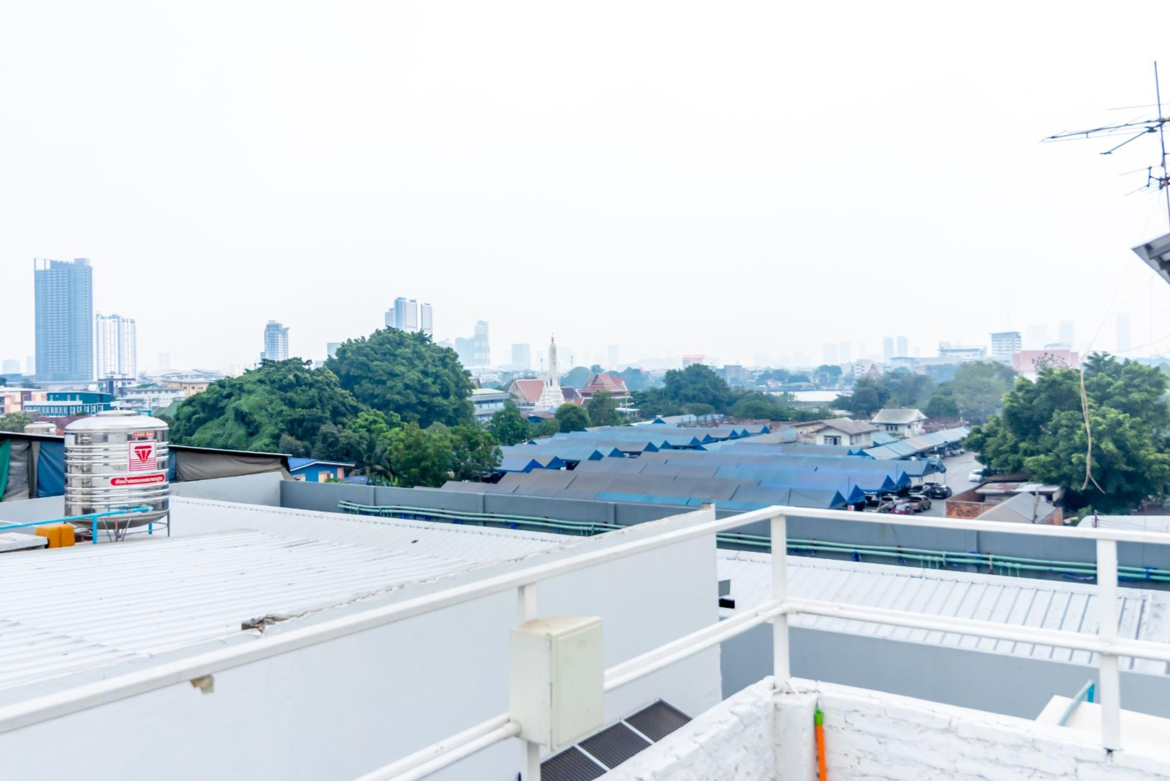 Ze Residence Bang Aor Station Bangkok Exteriör bild